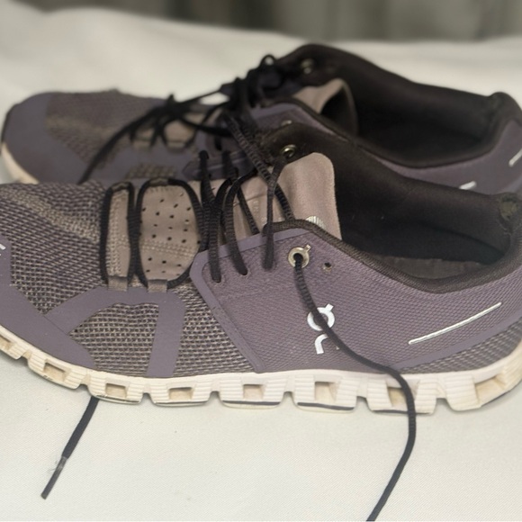 On Running Purple and Black Athletic Shoes with Breathable Mesh - Picture 4 of 6